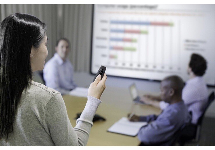 Kensington Expert Wireless Presenter with Red Laser Pointer and Cursor Control