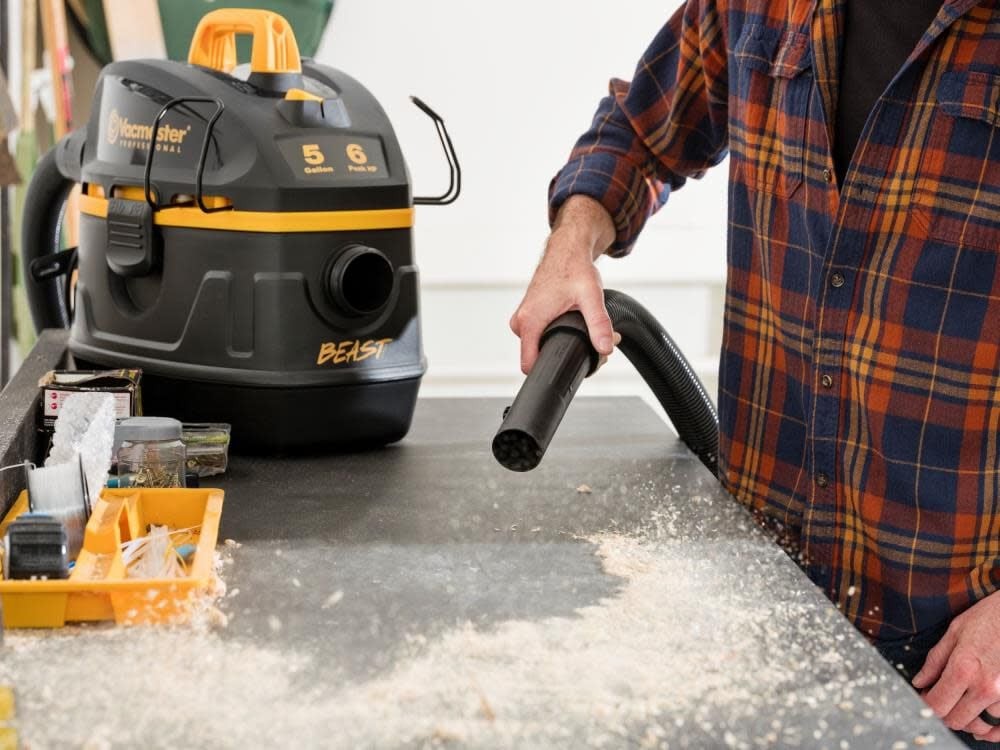 Vacmaster Professional 5 Gallon Poly Wet / Dry Vac