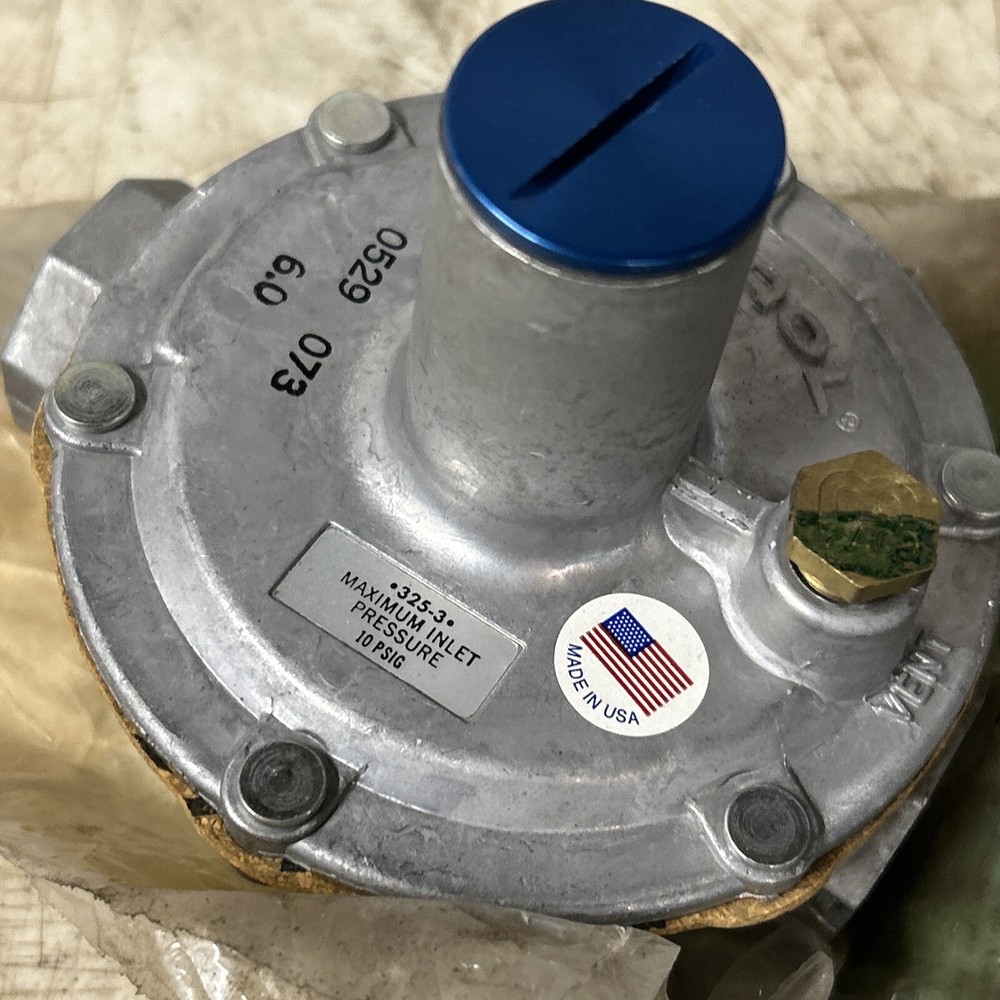 NEW IN PKG GRAINGER GAS PRESSURE REGULATOR 4E224 (184-2)