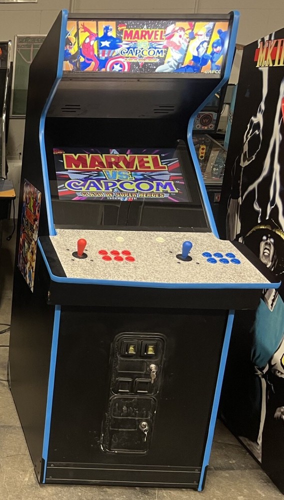 MARVEL vs CAPCOM ARCADE MACHINE by CAPCOM (Excellent Condition)*RARE*