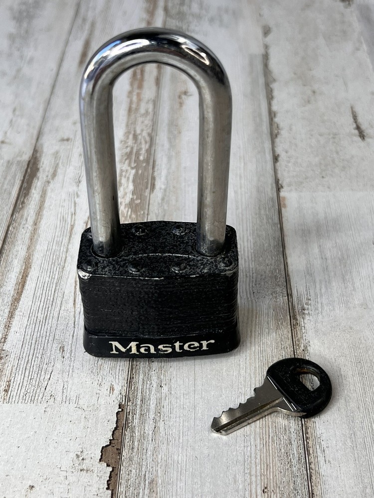 Master Lock - Keyed Padlock - Black - 1 Key