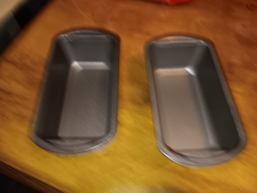 2 Unbranded Nonstick Mini meatloaf pans