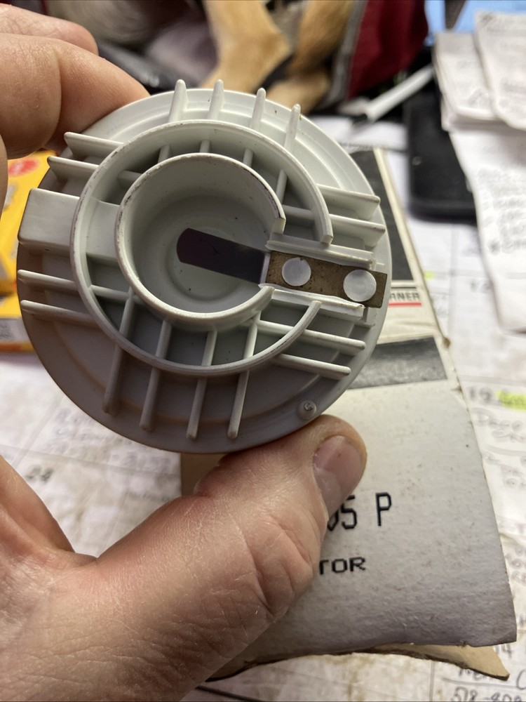 NOS BORG WARNER DISTRIBUTOR ROTOR D205P