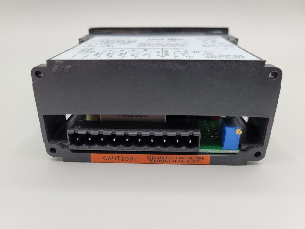 Red Lion Controls APLVD400 Digital DC Voltmeter LED Panel Mount Meter