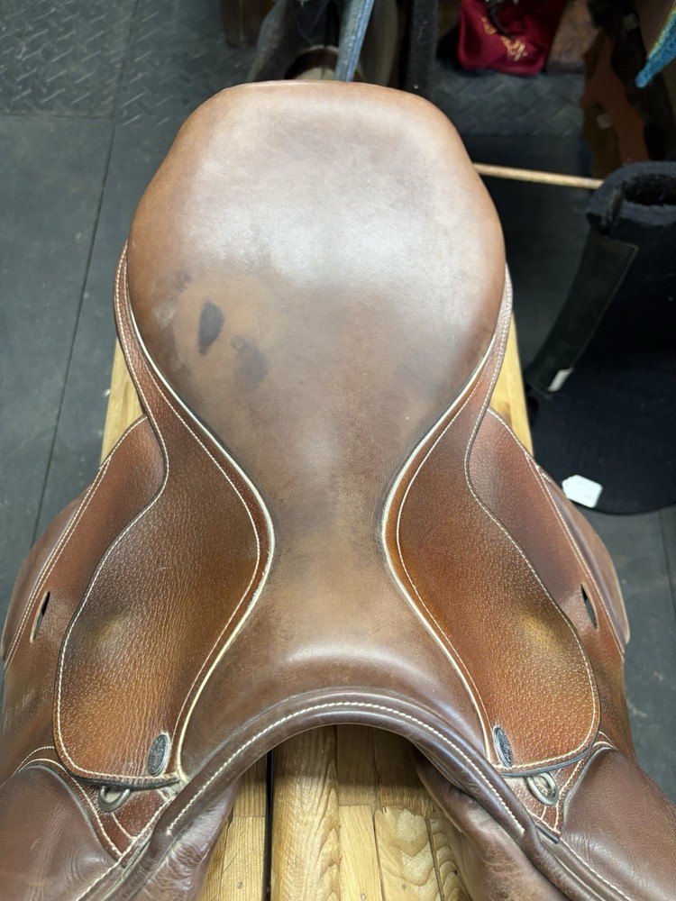 17.5” Adam Ellis Jump Saddle