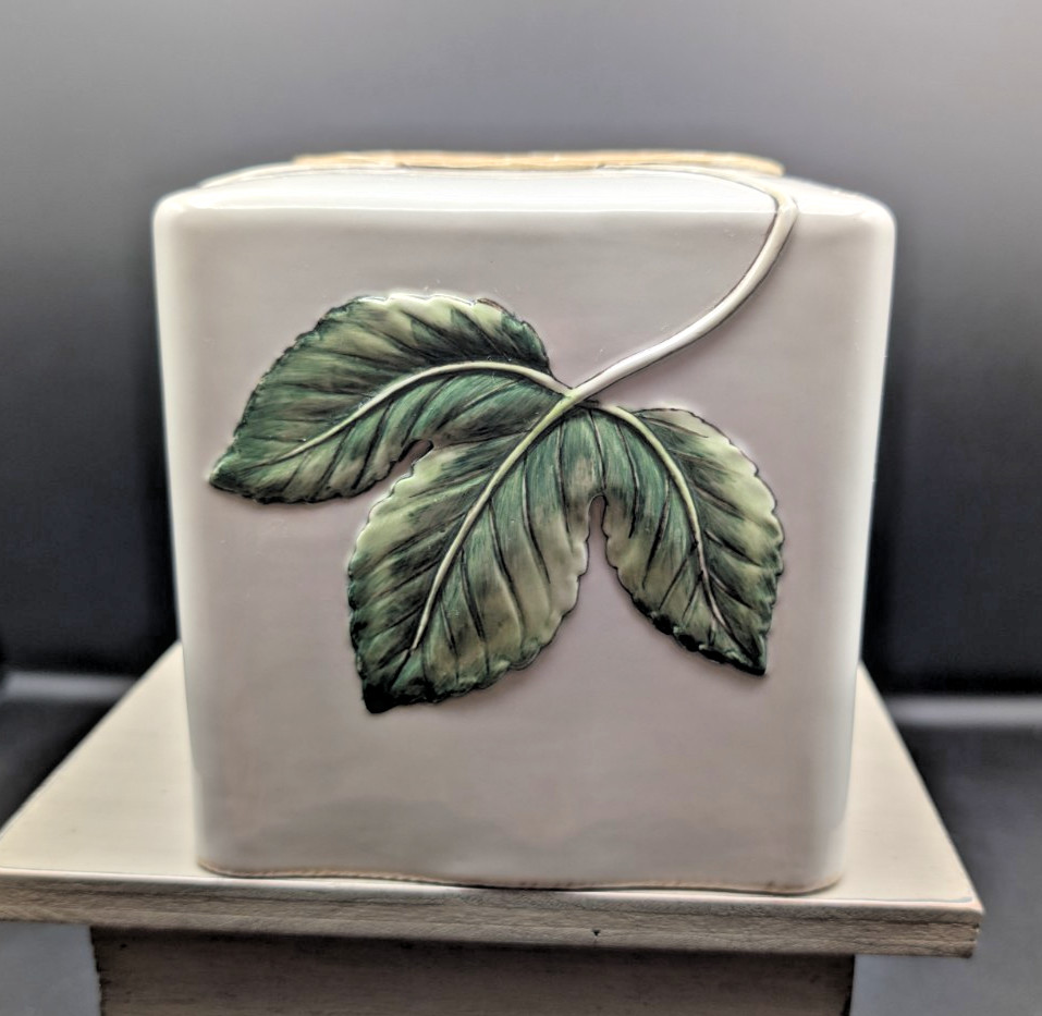 Fitz and Floyd Classics Manhattan Garden Ceramic Tissue Box Cover