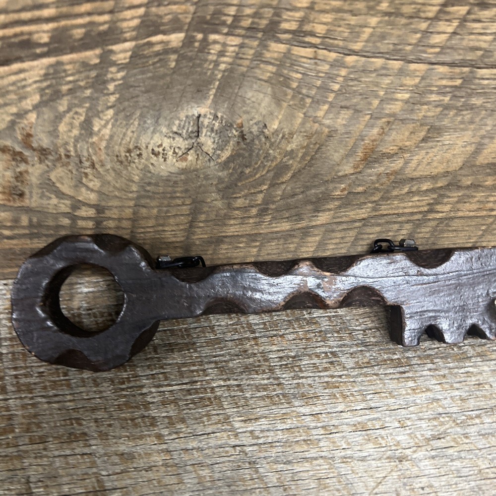 Rustic Wooden Skeleton Key Shaped Key Holder Primitive Decor