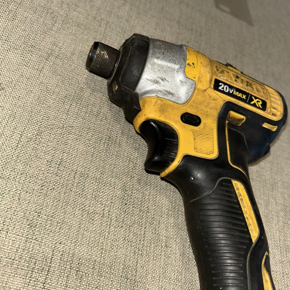 DeWalt DCF886 20V MAX Brushless Impact Driver - Used, Functional, With Battery