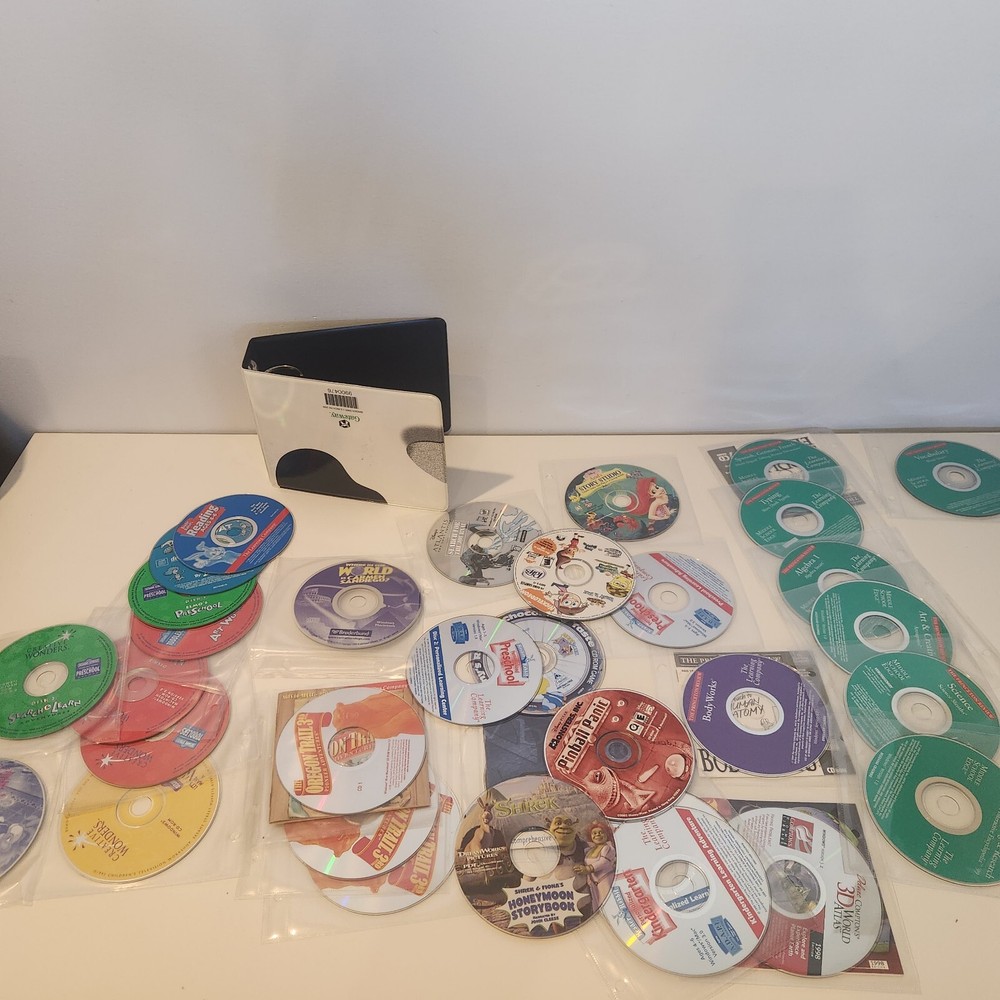 Gateway Software Storage Binder with Games 30+ Discs Oregon Trail, Nickelodeon