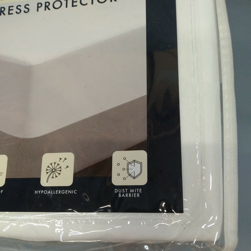 Dream Guard mattress protector Microfleece King hypoallergenic waterproof