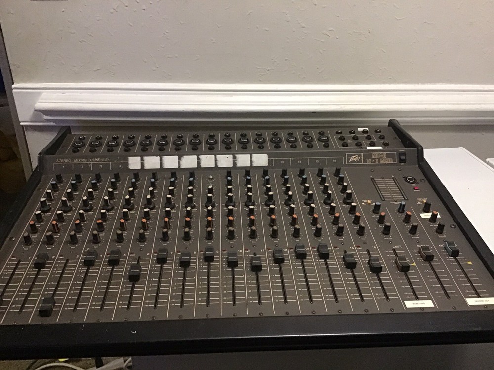 Peavy MD-II 16x2 Mixer Stereo Mixing Console