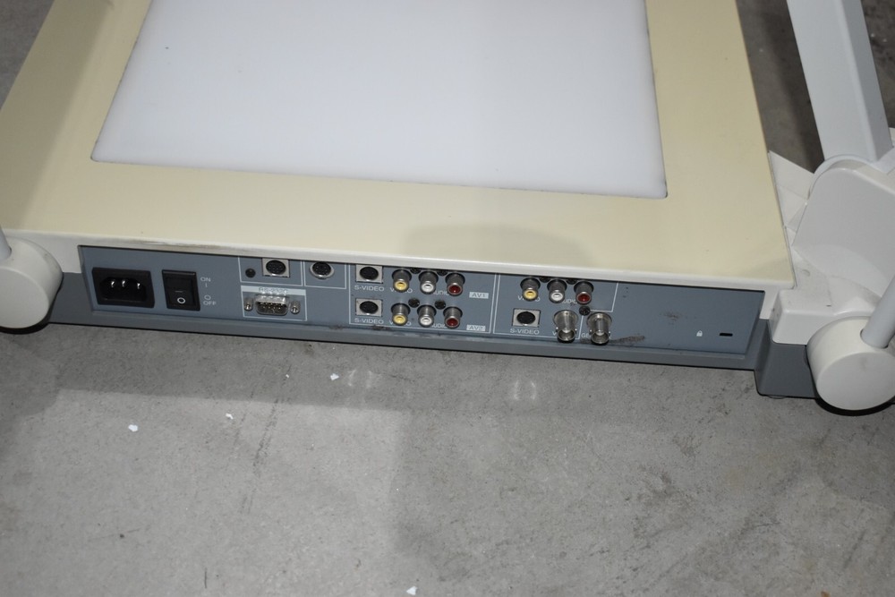 Elmo EV-4400AF Visual Presenter Zoom Overhead Document Camera Working