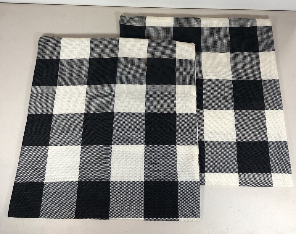 17.5"X17” Buffalo Check Blk & White Pillowcase Side Zip Closure