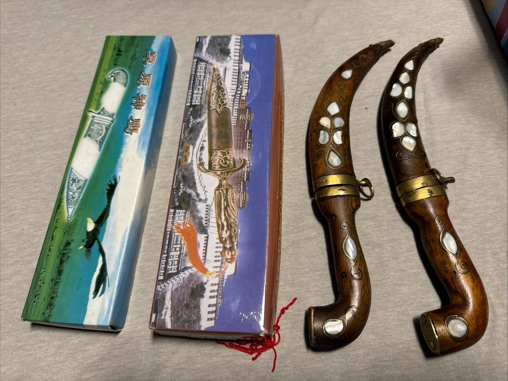 Souvenir Dagger Collection