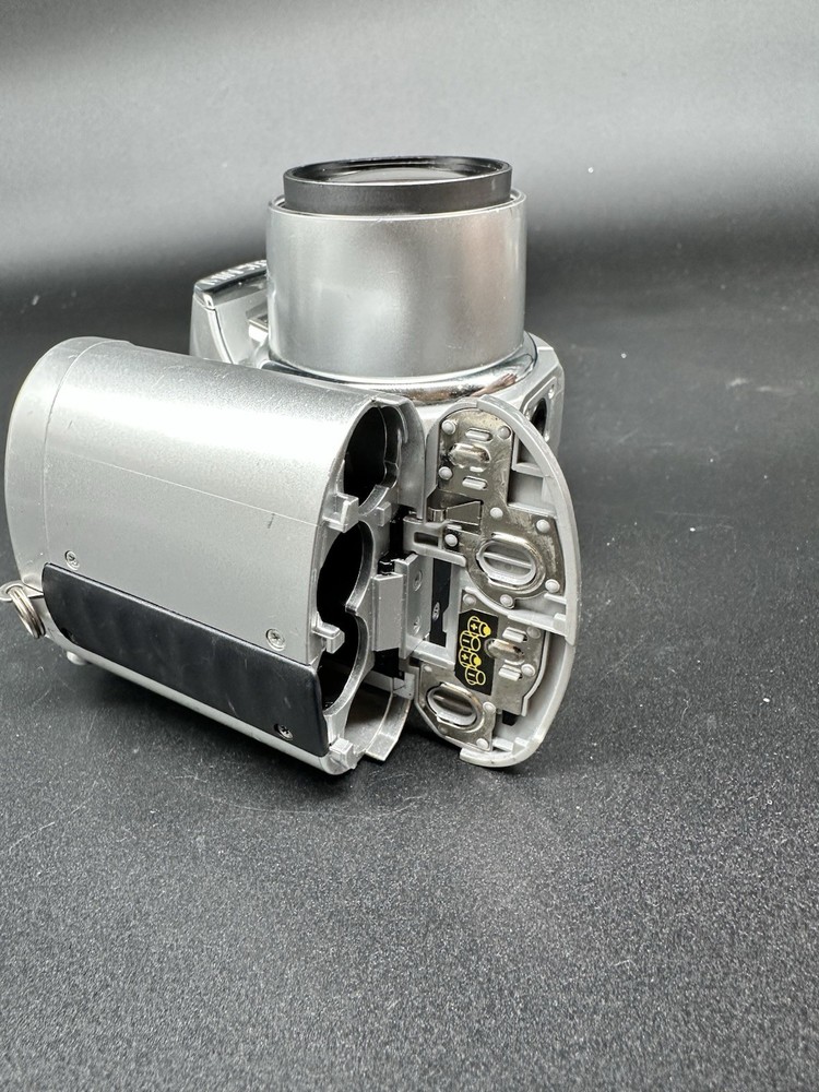 KONICA MINOLTA DIMAGE Z1 3.2MP Digital Camera, Silver - Tested