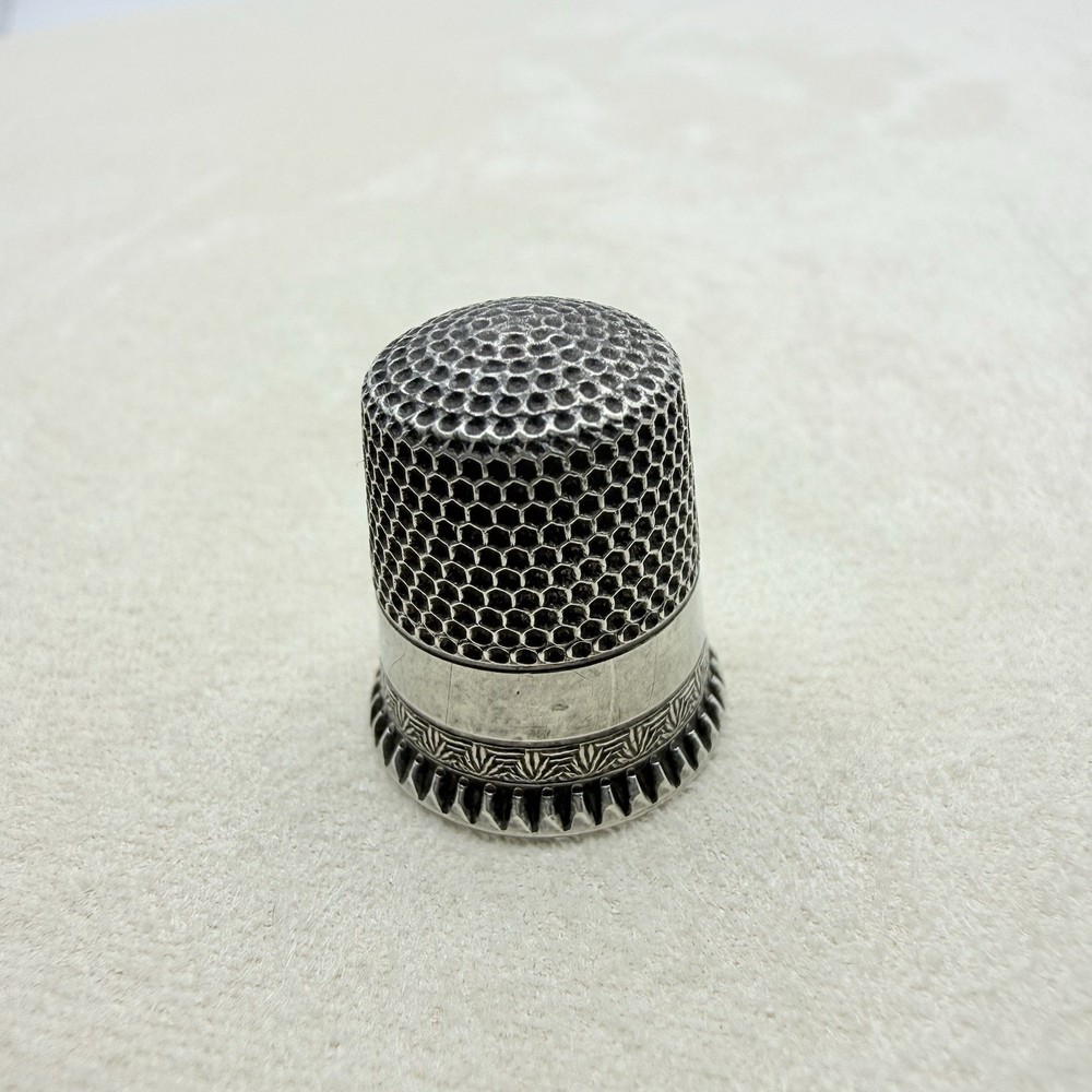 Antique Sterling Silver Geometric Pattern Thimble Sewing Accessory Collectible