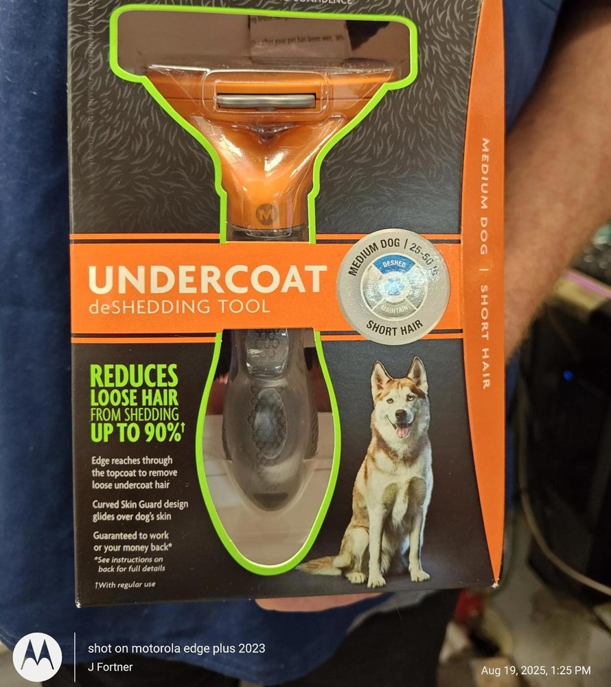 Undercoat Deshedding Tool, MEDIUM Dog, Short Hair - Slight Box damage