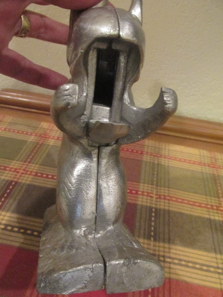 NUT CRACKER DAVY CRACKIT SILVER CAST METAL SQUIRREL TAIL LEVER OPENS MOUTH