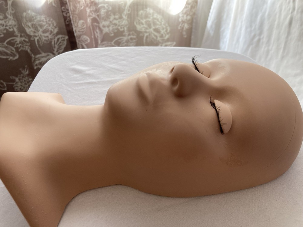 Paris Lash Academy Practice Kit: Head, Detachable Eyelids, Lashes, etc Light Use