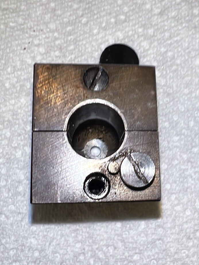 Vintage Lee Reloading Kit And Ideal Bullet Mold Single Cavity UNTESTED