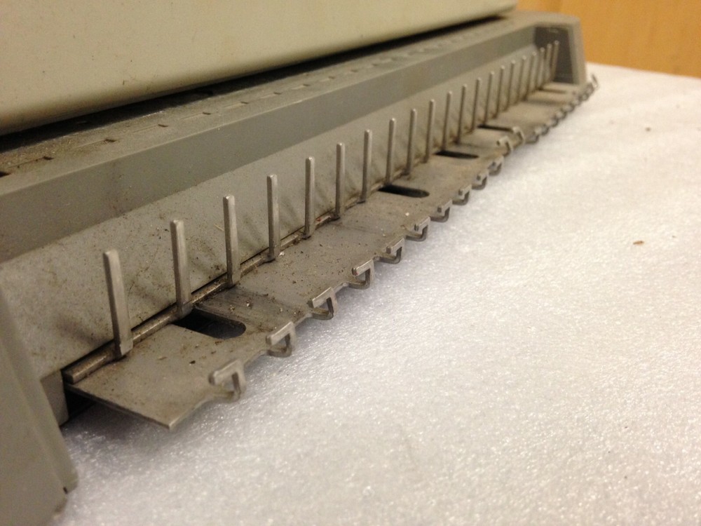 IBICO EB-19 Manual Binding Punch Machine.