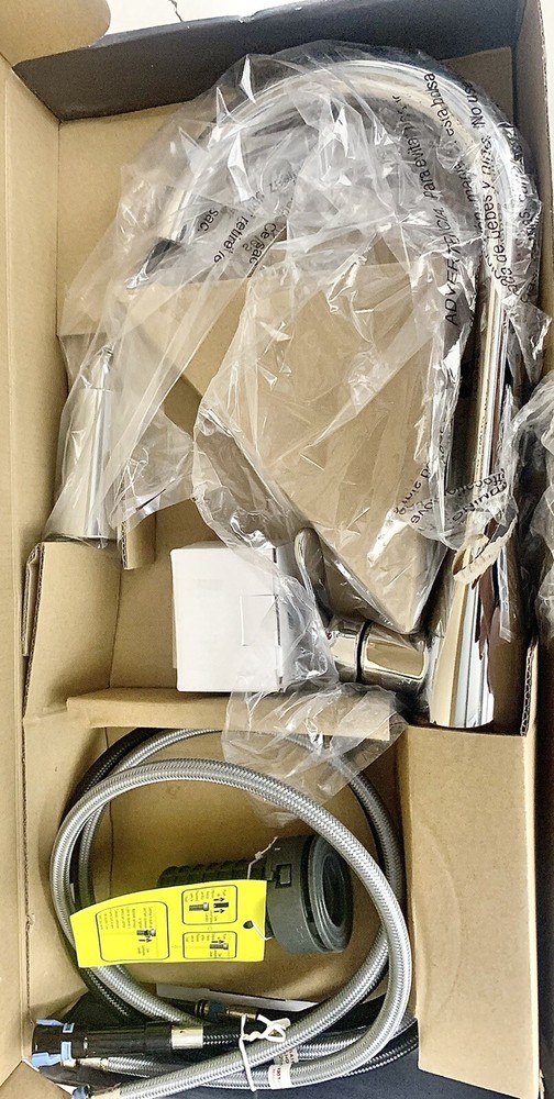 Glacier Bay McKenna Single-Handle Pull-Down Sprayer Kitchen Faucet Chrome