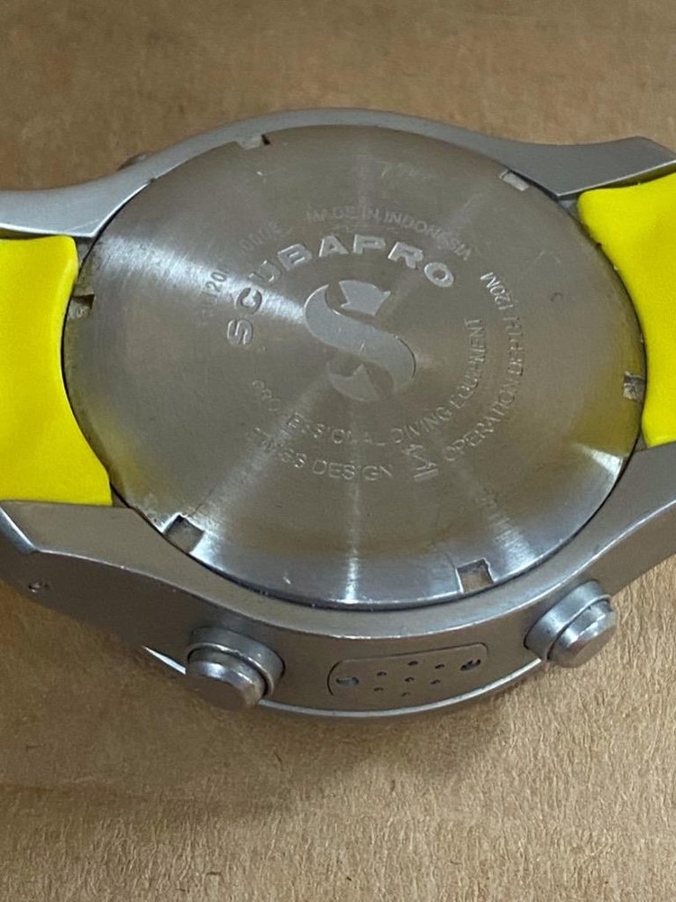 SCUBAPRO MANTIS (M1) DIVE COMPUTER WATCH- USED.