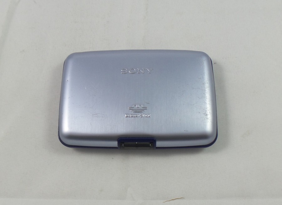 Sony Aluminum Memory Stick Case (MSAC-HGA8)