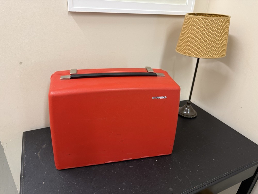 Bernina 830 Record Sewing Machine with Everything Pictured - WORKS