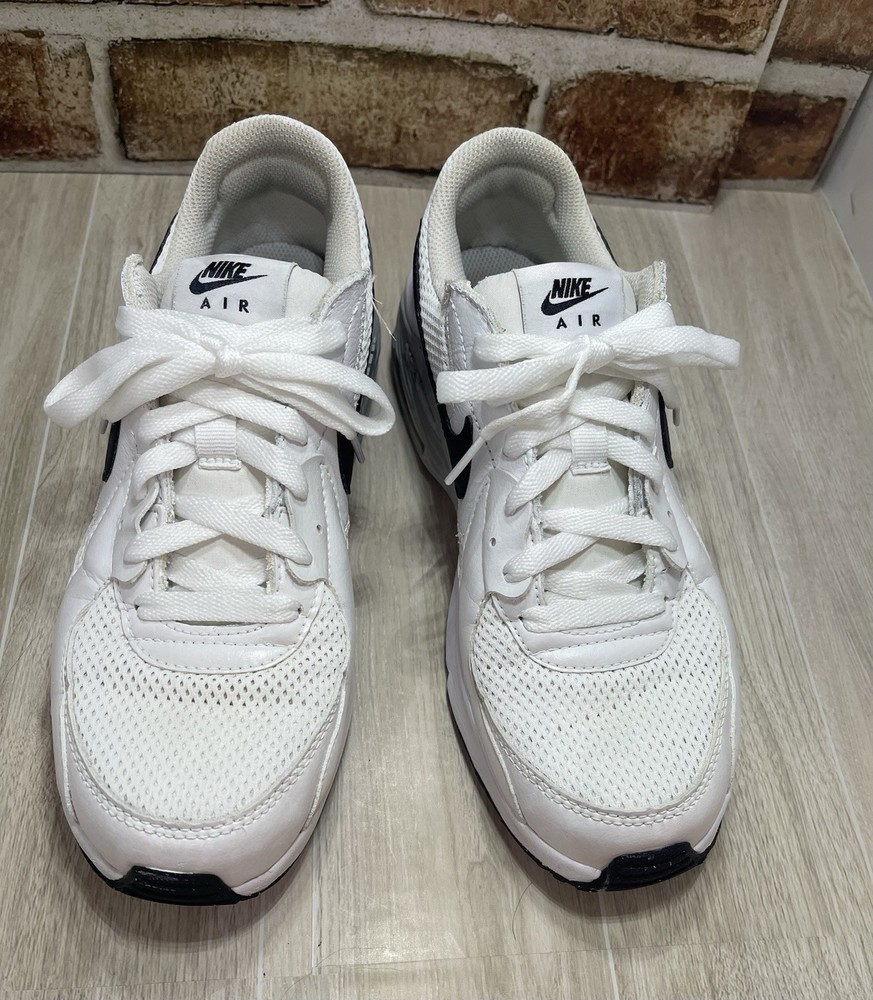 Size 8.5 Nike Air Max Excee White