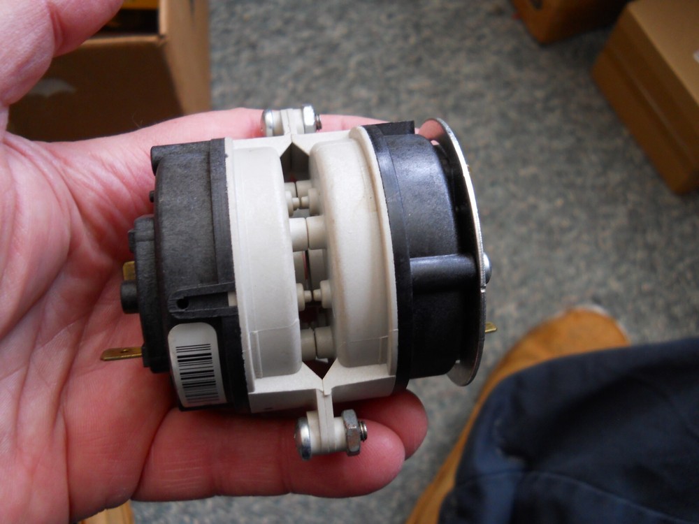 New In Box OEM BA20267-2 Pressure Switch BA20267