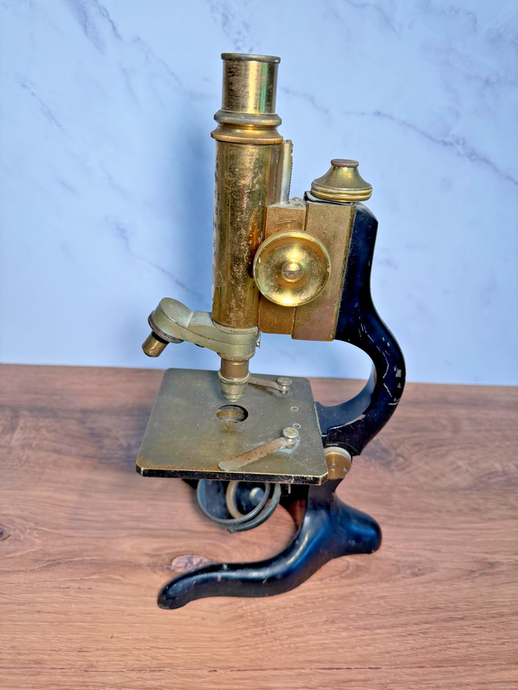 NICE ANTIQUE E. LEITZ WETZLAR BRASS MICROSCOPE NO. 134082