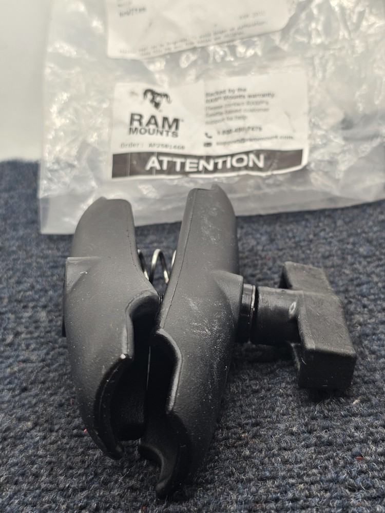 RAM Mounts RAM-201U C-Size Double-Socket Arm Black