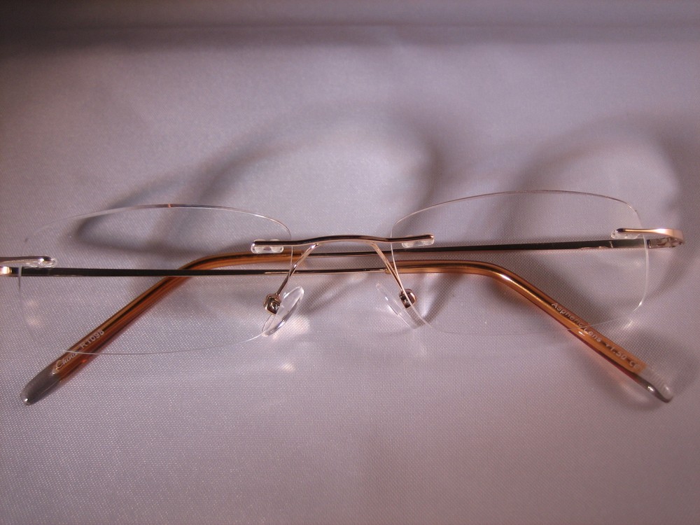 Very Lightweight READING GLASSES ( FRAMELESS ) - Almost Invisible #1098