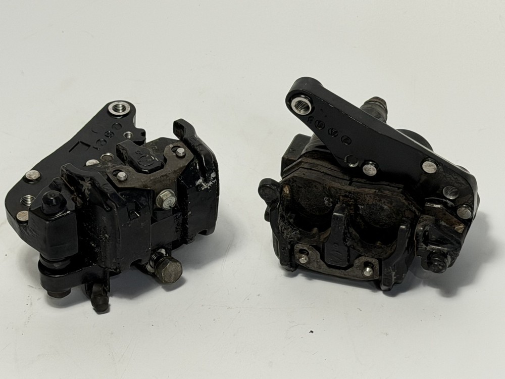1982 HONDA CB900C OEM RIGHT LEFT FRONT BRAKE CALIPER SET PAIR CALIPERS