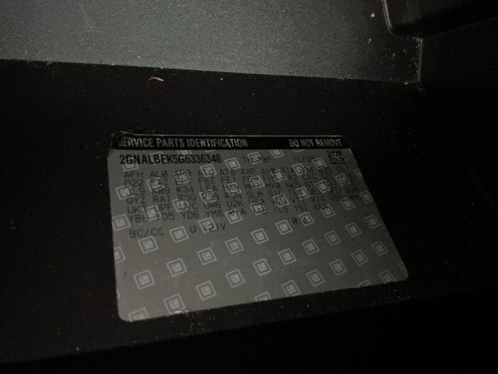 EQUINOX 2016 Glove Box 4910522