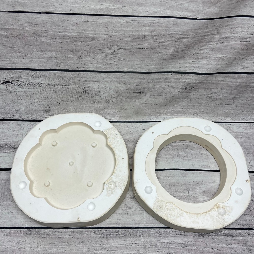Vintage Unbranded Ceramic Casting Mold Carousel Base #1328