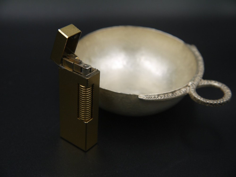 Dunhill Plaque D'Or - Exquisite Cigarette Lighter in Perfect Condition...!!!
