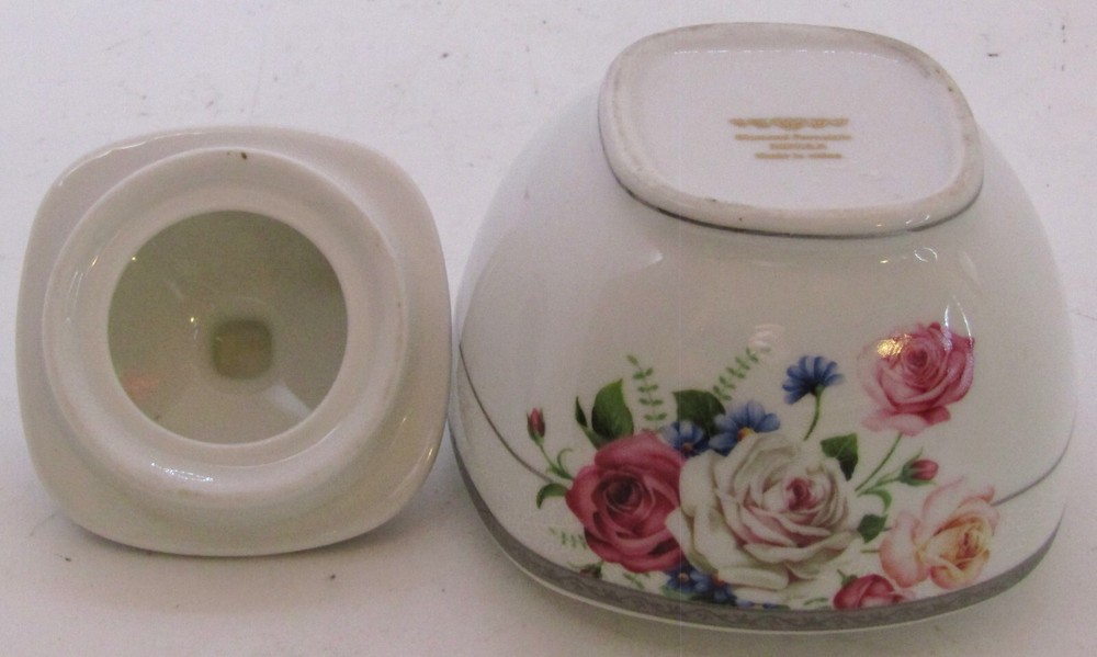 Diamond Porcelain Floral Lidded Sugar Bowl.