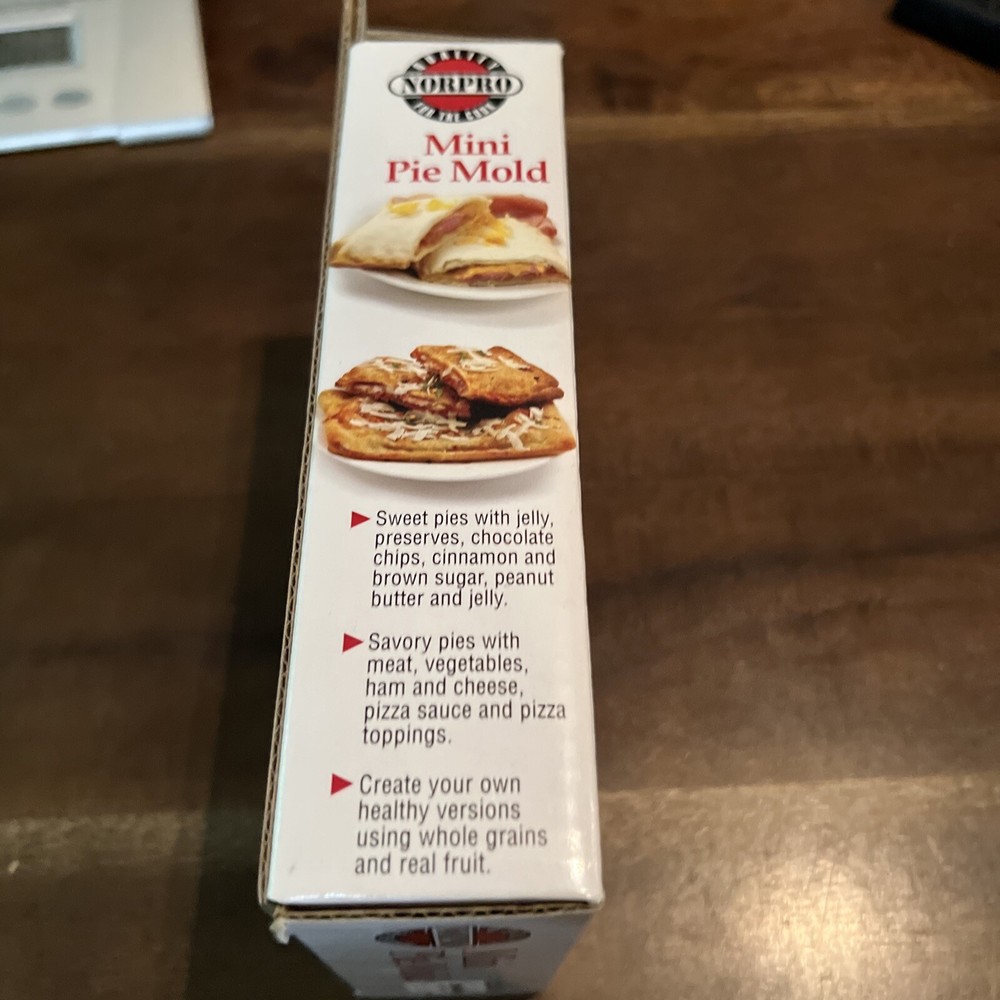 Norpro Mini Plastic Pie Mold 4 ½ x 3 Inches - NEW