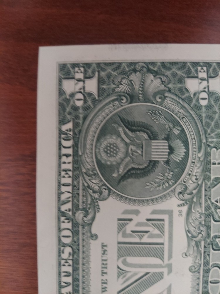 **Uncirculated 2017 *Rare *Error* Solid Starnote .(1dollar) 1 Solid /1 Hollow**