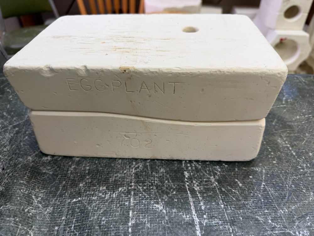 VINTAGE BOOTHE CERAMIC MOLD #702 EGGPLANT