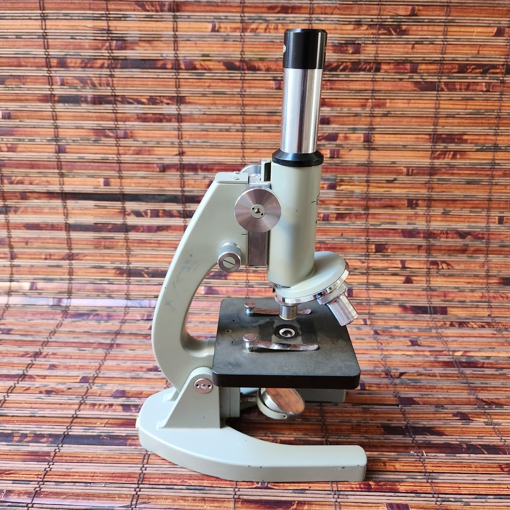 ESTEN MICROSCOPE NO. 652502 - Made in Japan, VERY SOLID CONSTRUCTION