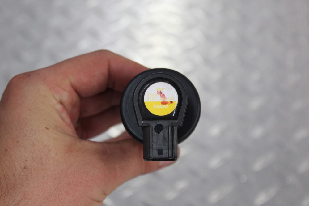 2011 TRIUMPH SPEED TRIPLE IGNITION COIL SPARK PLUG CAP
