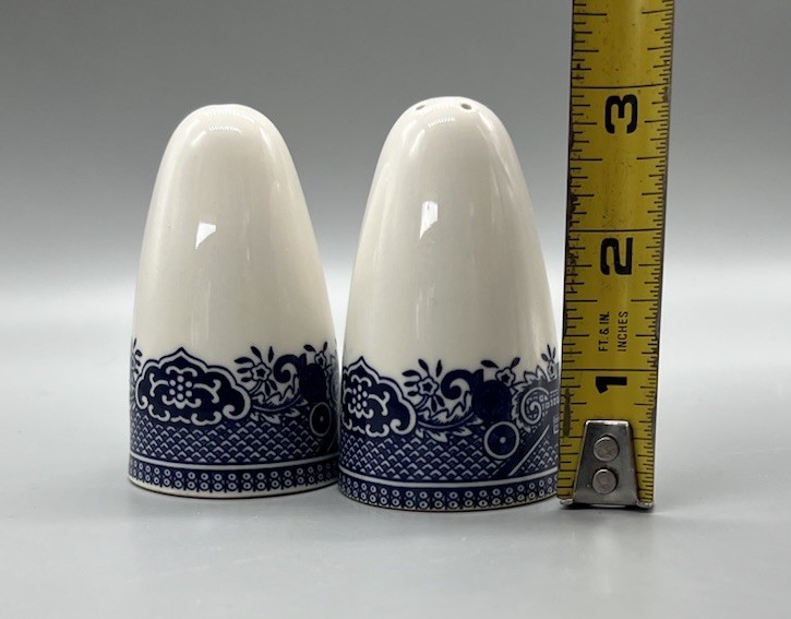 Blue Willow Salt & Pepper Shaker Set