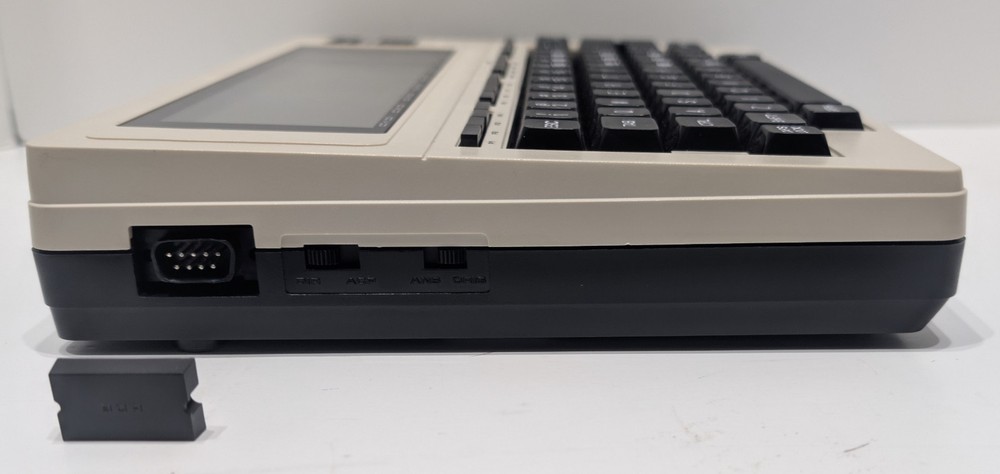 RADIO SHACK TRS-80 M100 PORTABLE COMPUTER - TESTED/WORKING