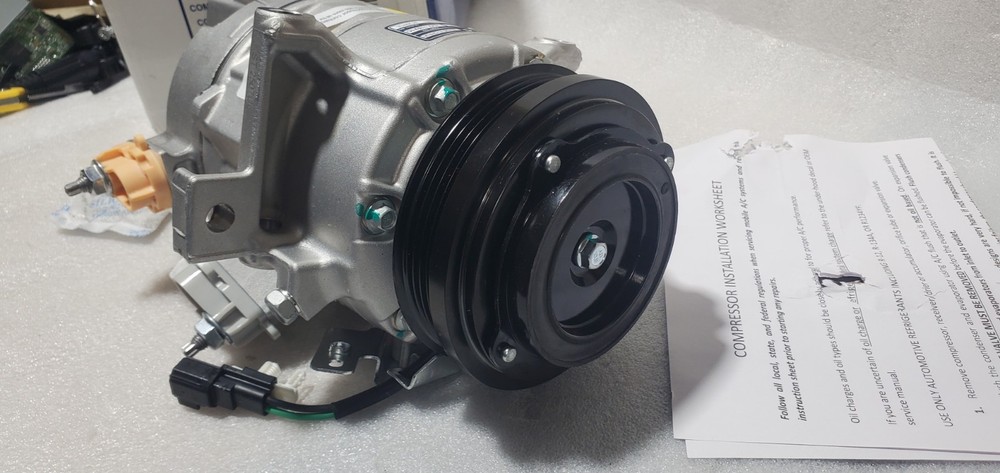 A/C Compressor-7sas18a Compressor Assembly UAC CO 11521C