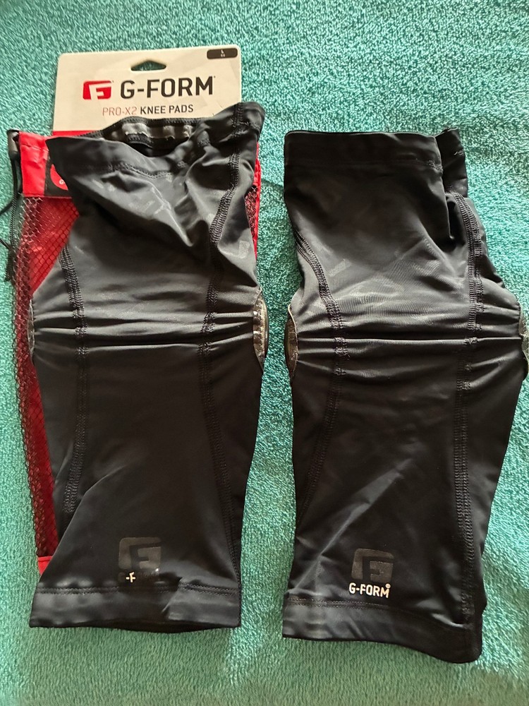 G-Form pro-x2 knee pads
