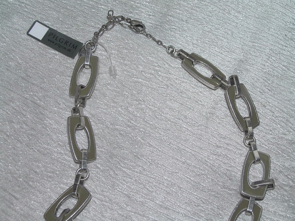 Estate Pilgrim Signed Gray Enamel Open Oval Rectangle Silvertone Links Necklace