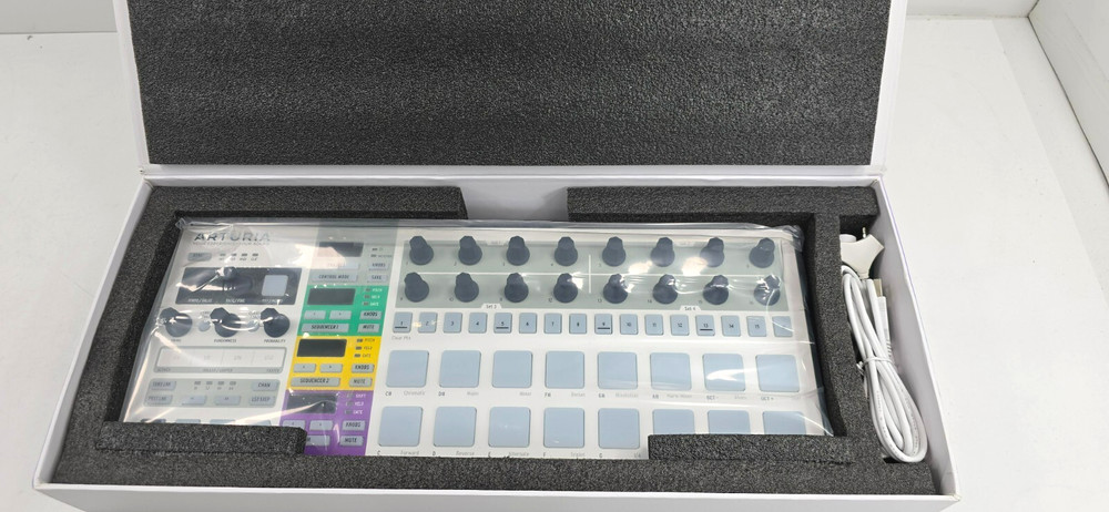 Arturia BeatStep Pro Controller and Sequencer-NEW
